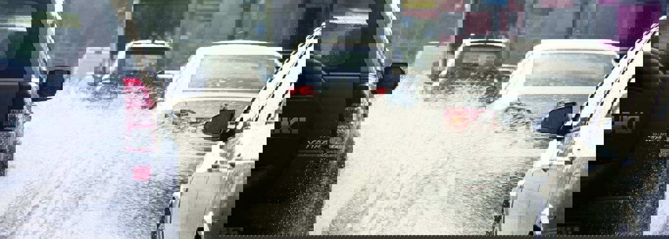 safe driving in the rain- UAE drivers- rain in UAE- car insurance- Gargash Insurance safe driving in the rain- UAE drivers- rain in UAE- car insurance- Gargash Insurance